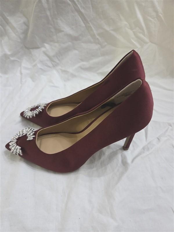 NWOTD Express 8 Classic Pointed Toe Rhinestone Burgundy Pumps 125871