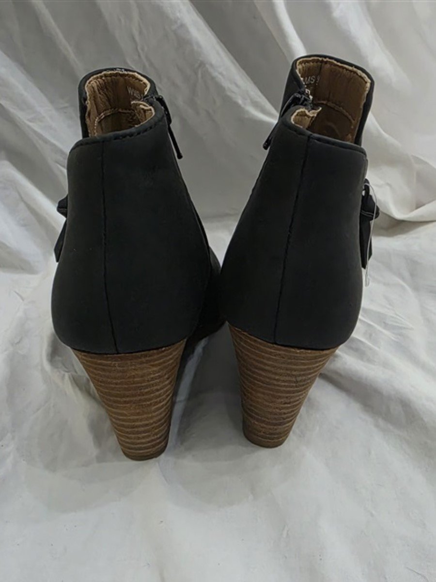 NWOT Report Guine 8 Wedge Booties Ankle Boots 125913