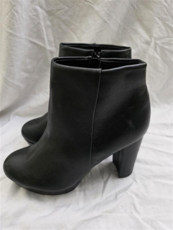 NWOT Dream Pairs 9 Stomp Platform Bootie Ankle Boot Black 125914