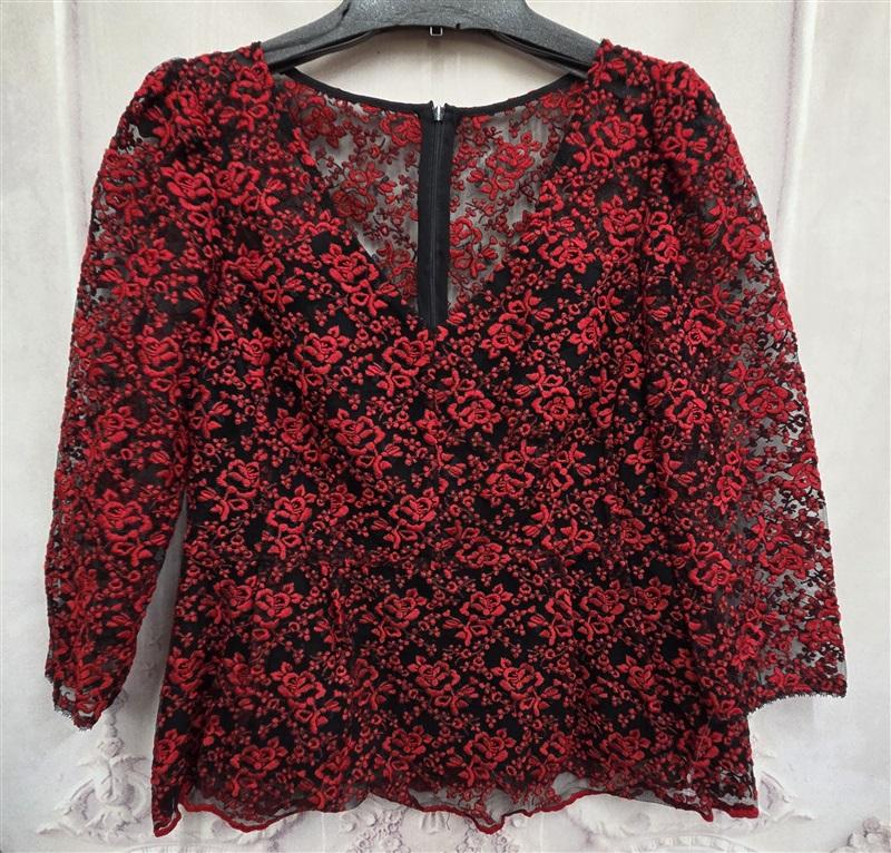 NWOT Nanette Lepore 6 Red Black Lace V neck Top 125929