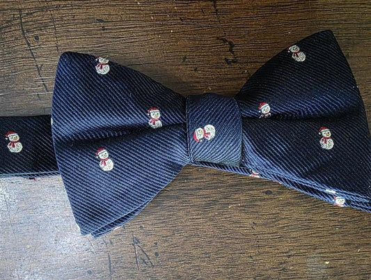 NWOT Tommy Hilfiger Snowman Bow Tie Formal Blue Silk Classic Style 125943