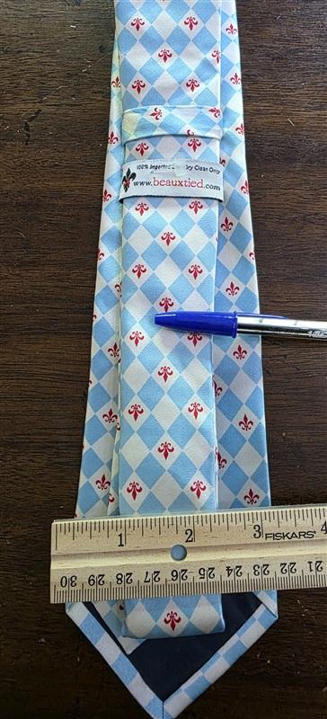 NWOT Beaux Tied Silk Blue Fleur De Leis Aqua Diamond Formal Classic Tie 126007