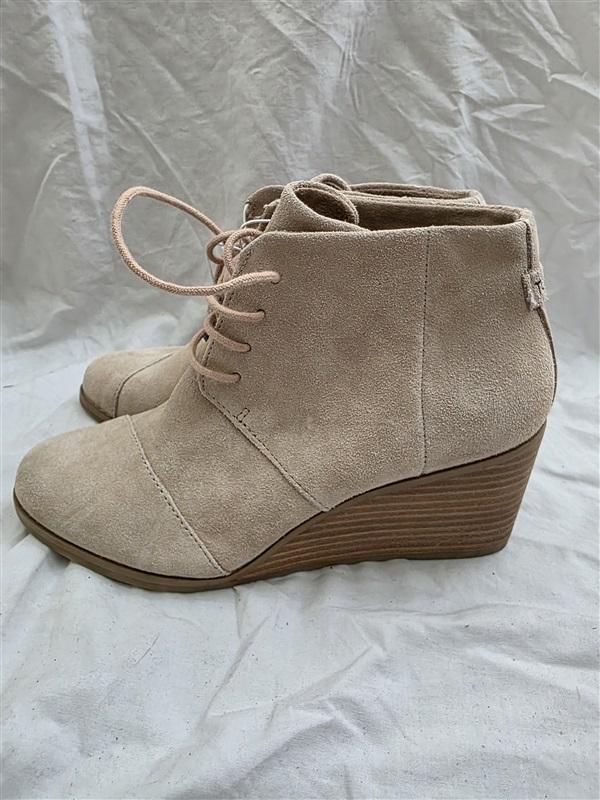 NWTD Tom's 7 Hyde Wedge Suede Booties Ankle Boots 126008