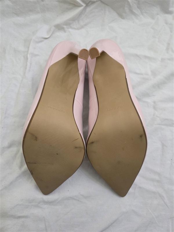 NWOT Express 8 Classic Pointed Toe Patented Leather Pink Pumps 126016