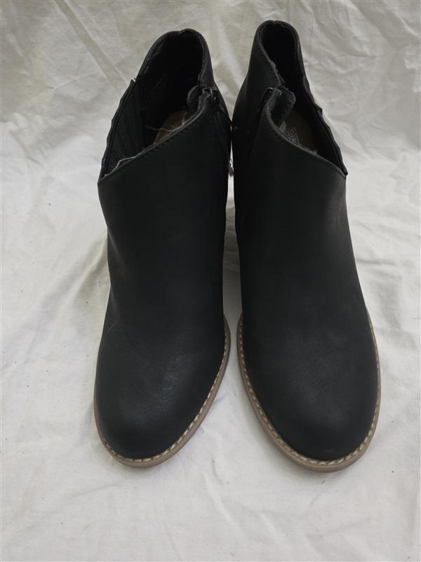 NWOT DV8 Dolce Vita 8 Georgi Black Wedge Heeled Bootie 126017
