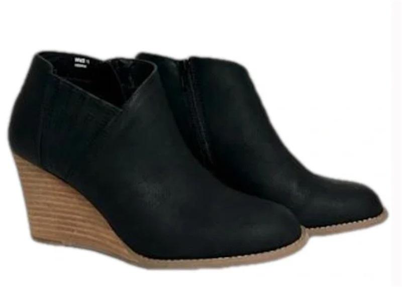 NWOT DV8 Dolce Vita 8 Georgi Black Wedge Heeled Bootie 126017