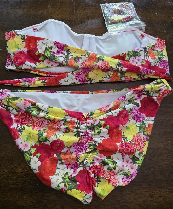 NWOT Pilyq Red Roses Floral White Underwired Full Bikini Swim Set 126033