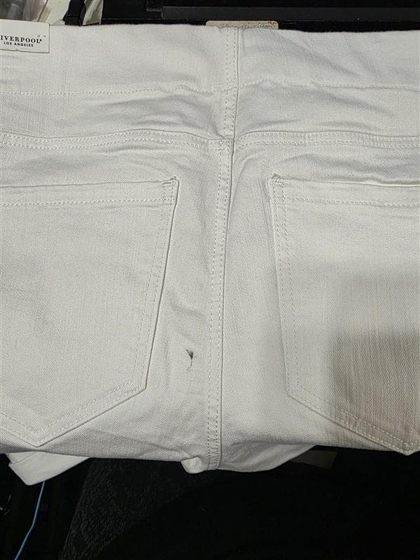 NWTD Liverpool 6 28 9-Inch Chloe Pull On Bermuda Short White 126100