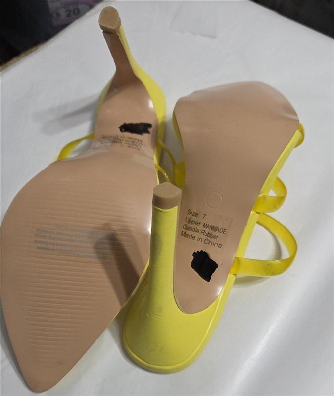 NWOT New York & Co 7 Biana Slide Heeled Sandal Yellow Jelly Strappy 126156