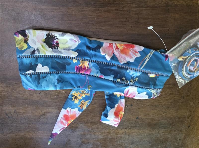 NWOT Pilyq S Spiritual Bloom Blue Floral Key Hole Crop Top 126167