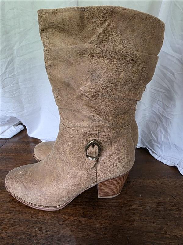 NWTD BareTraps 9.5 Cheyenne Mid Calf Boot Brown Slouch Stacked Heel 126175