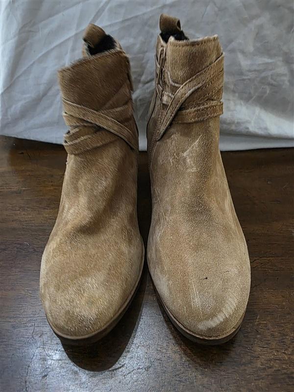 NWOT Diba 8 Tan Suede Strappy Stacked Heel Ankle Boots Booties 126180