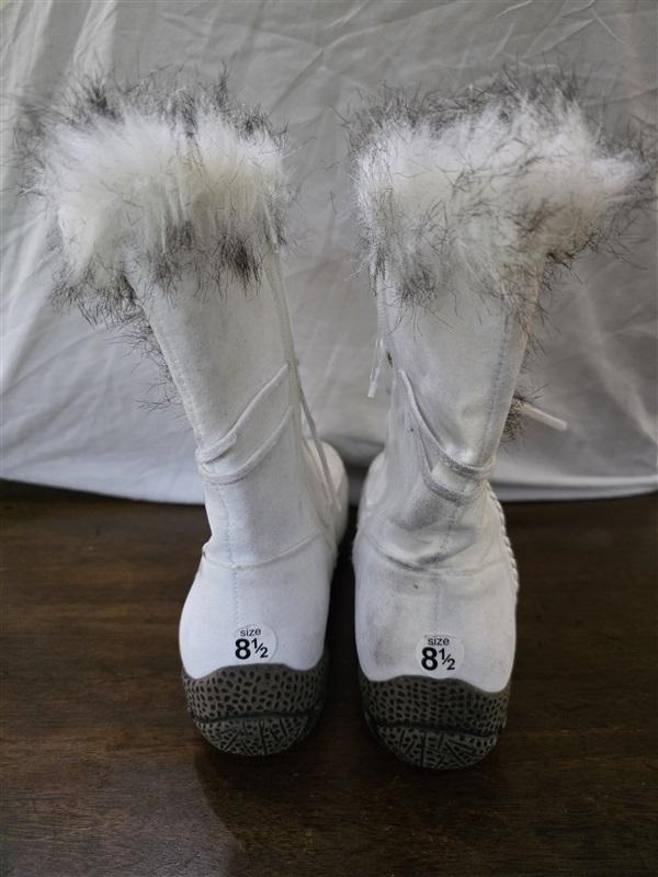 NWOTD Bucco 8.5 Ruzena Fashion Faux Fur Winter Boots White 126181
