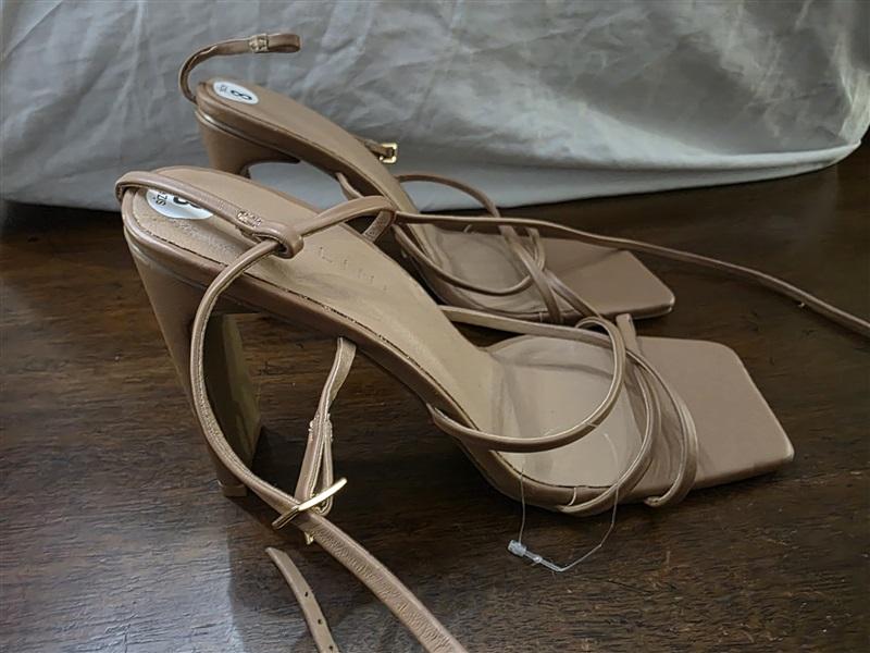 NWOT Billini 8 Talana Heeled Strappy Sandals Beige 126182