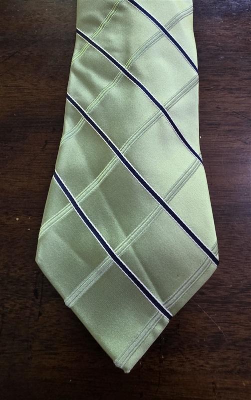 NWOT Izod Green Plaid 100% Silk Men's Neck Tie 126193