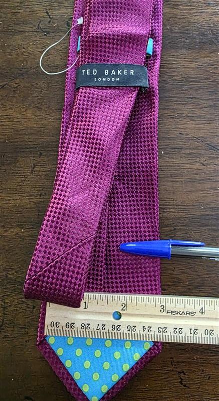 NWOT Ted Baker Fuchsia Solid Geometric 100% Silk Men's Neck Tie 126204