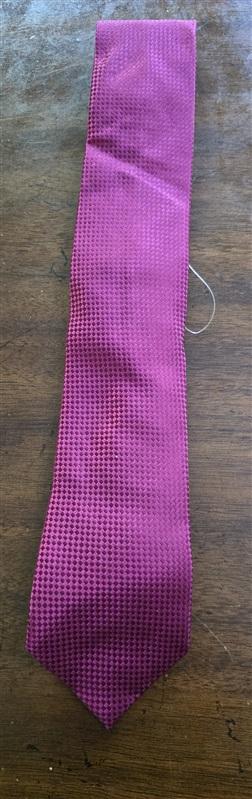 NWOT Ted Baker Fuchsia Solid Geometric 100% Silk Men's Neck Tie 126204