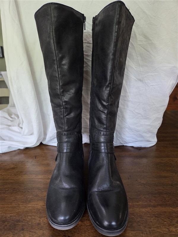 NWOTD BareTraps 10 Abram Boot Black 126255
