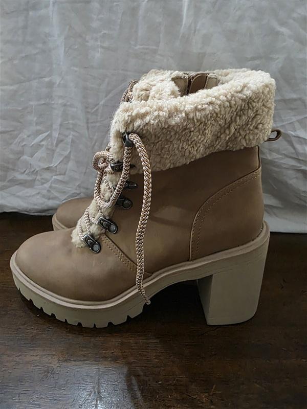 NWOTD DV by Dolce Vita 8.5 Janny Bootie Ankle Lug Boot Sherpa 126278