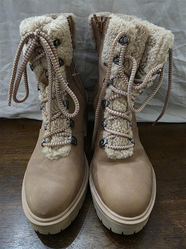 NWOTD DV by Dolce Vita 8.5 Janny Bootie Ankle Lug Boot Sherpa 126278