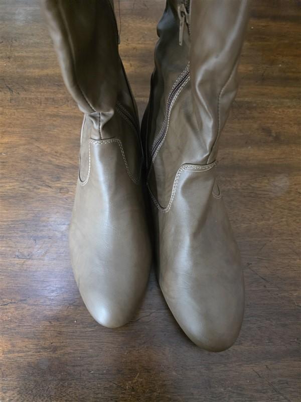 NWOT Carrini Collection 10 Over The Knee Boots Faux Leather 126282