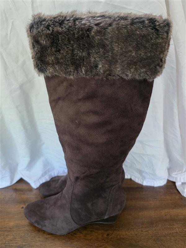 NWOT New Directions 9.5 Wedge Boot Brown Faux Suede & FUr Boots 126297