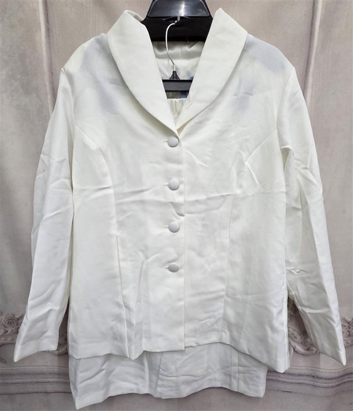 NWOT Koret 14 Button Up White Jacket & Skirt Set 126390