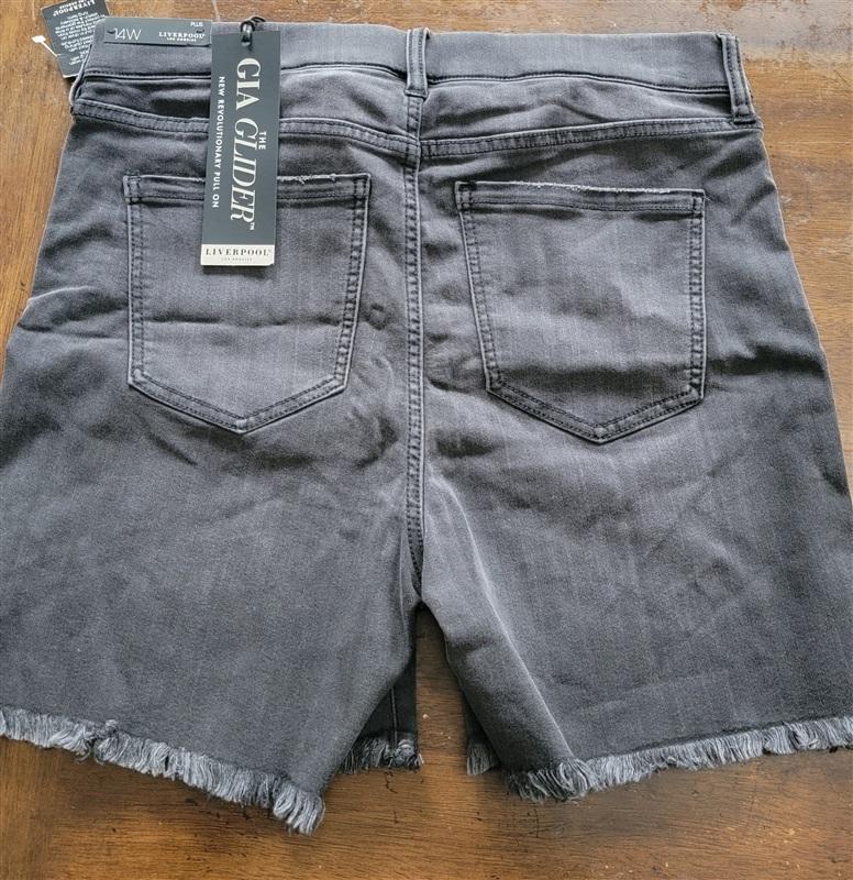 NWT Liverpool 18W Gia Glider Pull ON Charcoal Jean Shorts 126427