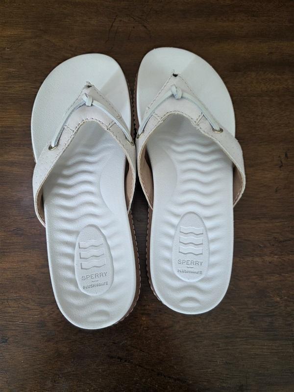 NWT Sperry Top Sider 6.5 Waveside PW Thong Flip Flops Ivory 126504