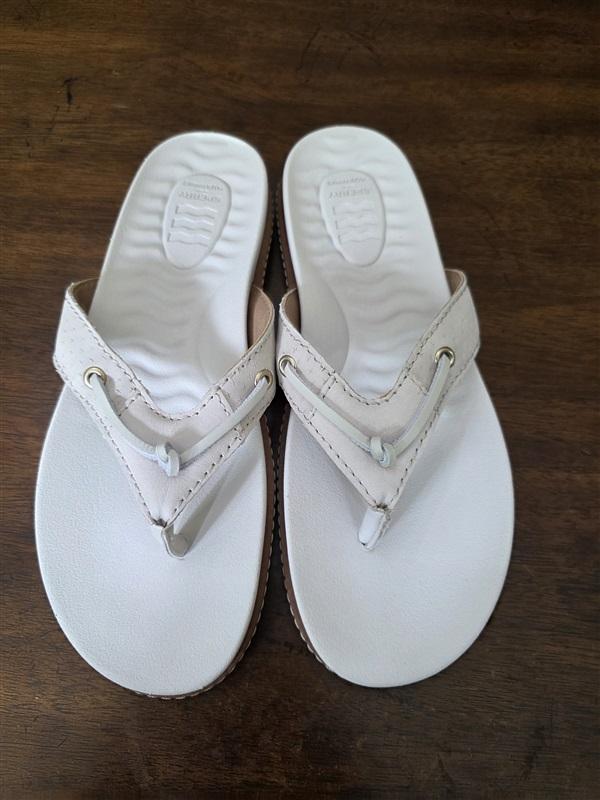 NWT Sperry Top Sider 6.5 Waveside PW Thong Flip Flops Ivory 126504