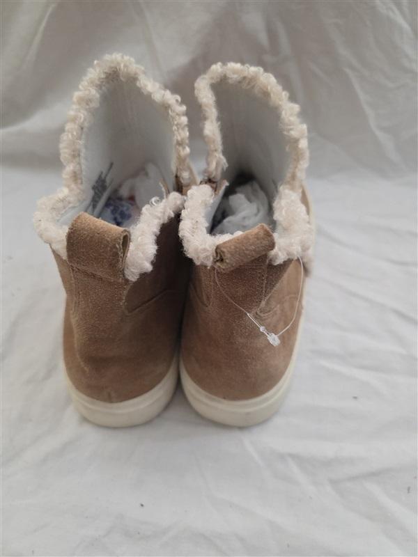 NWOT Sole Society 9 Low Platform Sneaker Ankle Booties 126611