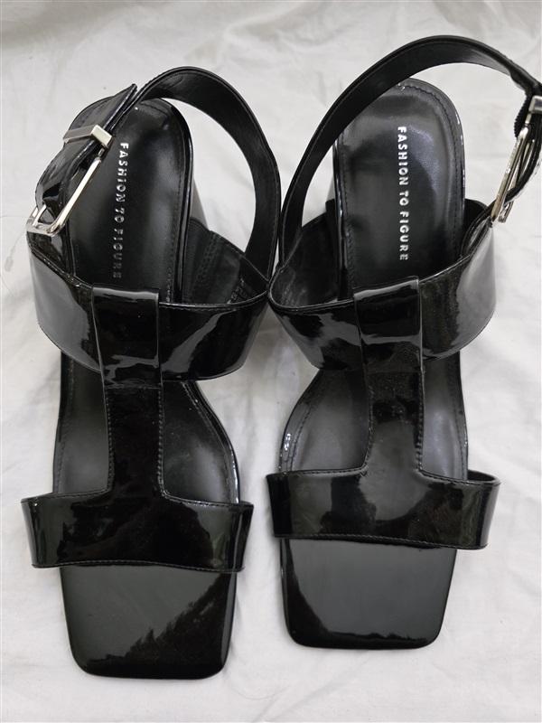 NWOT Fashion to Figure 10W Toni Wide Black Patent Leather Heels Sandals 126750