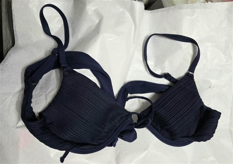 NWT Robin Piccone M Solid Pleated Underwired Bikini Swim Top Blue #126755