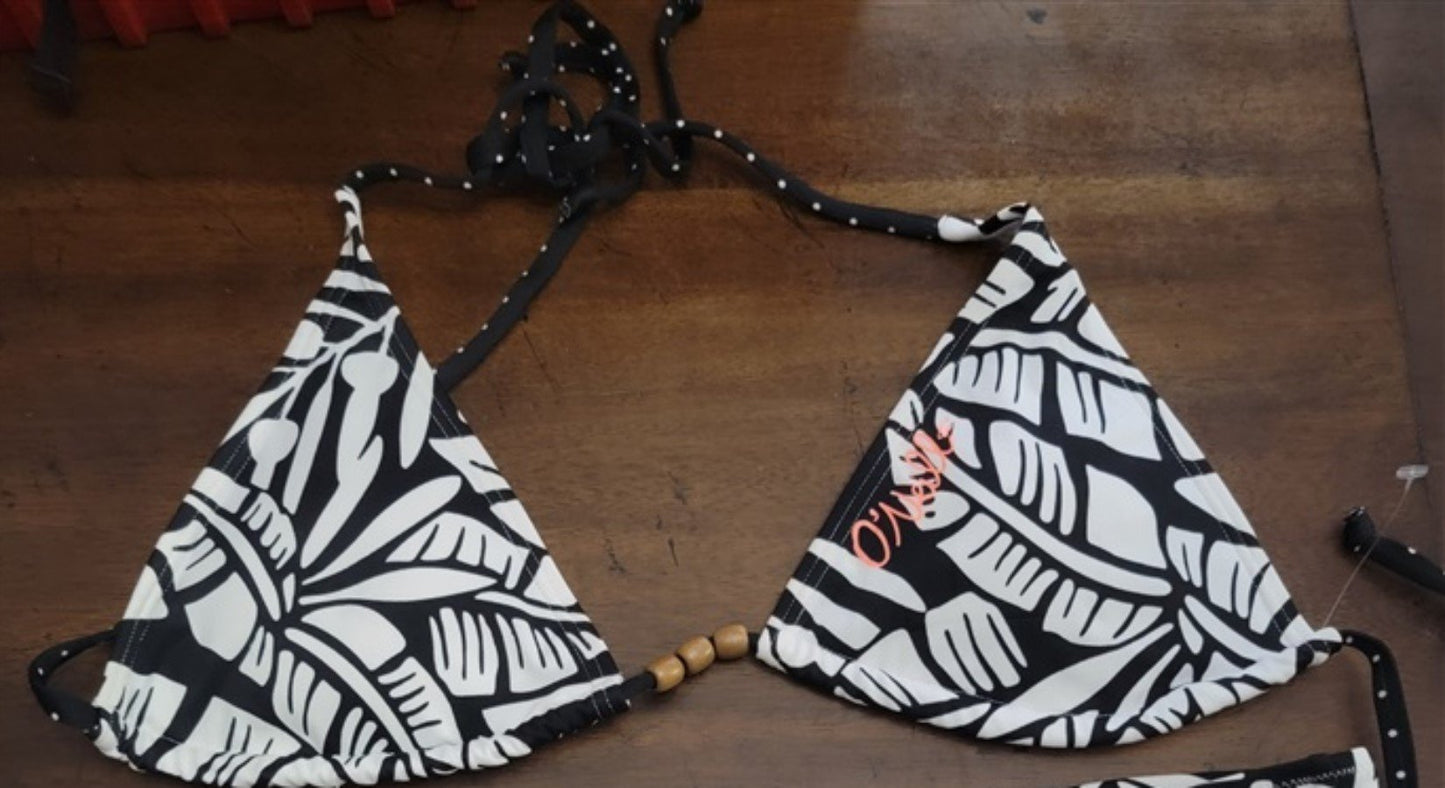 NWOT O'Neill 42 White Black Tropical Bikini Swim Halter Top 126819