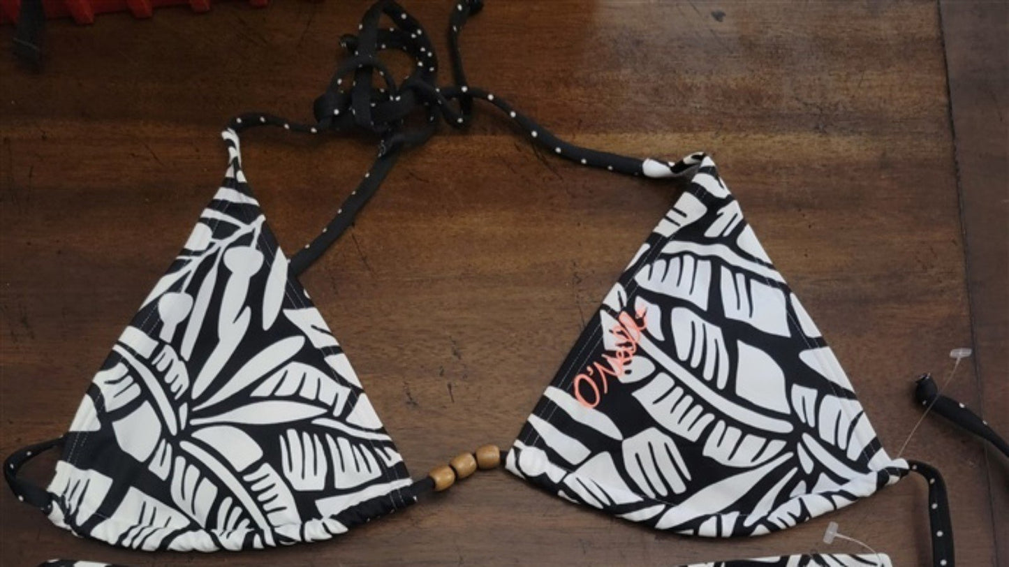 NWOT O'Neill 42 White Black Tropical Bikini Swim Halter Top 126819
