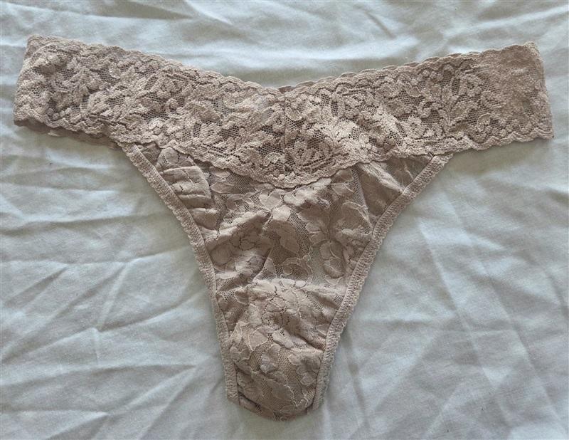 NWOT Hanky Panky 1 Beige Signature Lace Original Rise Thong Underwear 126847