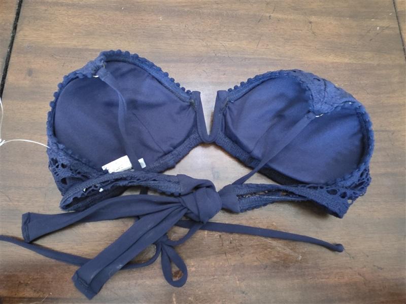 NWOT Robin Piccone S Crochet V Wire Bikini Swim Top 126881