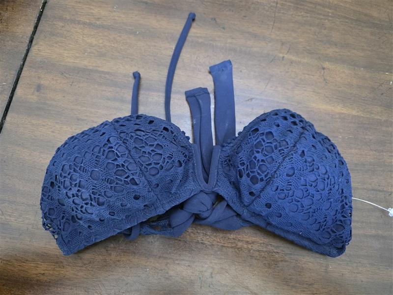 NWOT Robin Piccone S Crochet V Wire Bikini Swim Top 126881