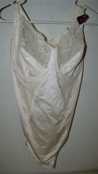 NWT Flexees by Maidenform 42C Firm Control Unlined Body Shaper 1456 Ivory 127022