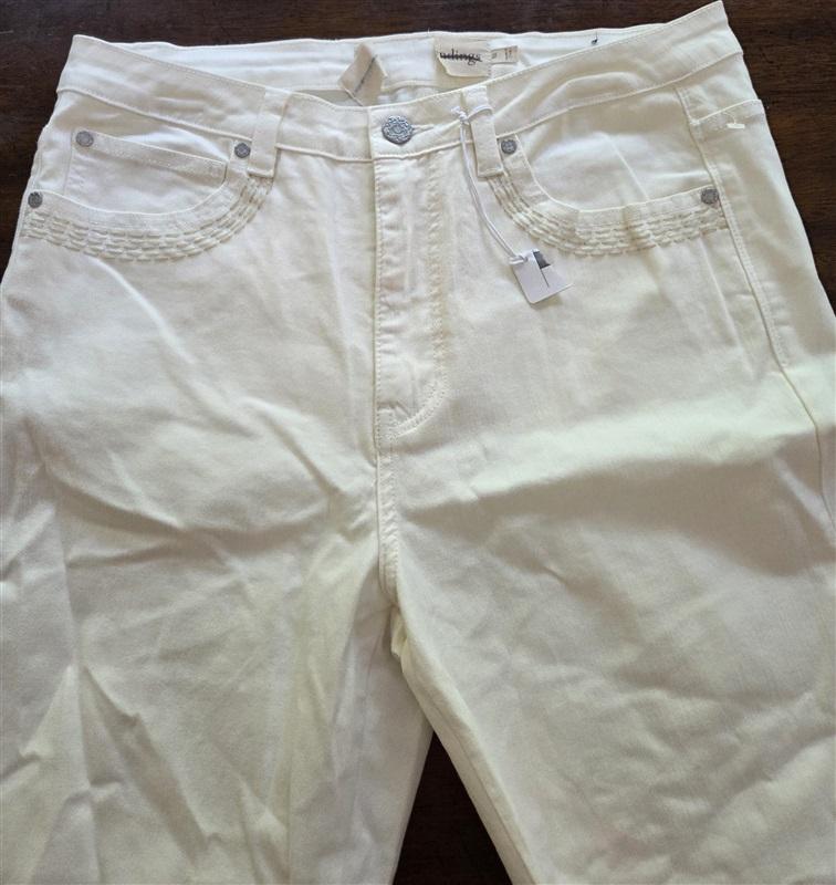 NWOT Soft Surroundings 12 Ultimate Cropped Embroidered Jeans Cream 127035