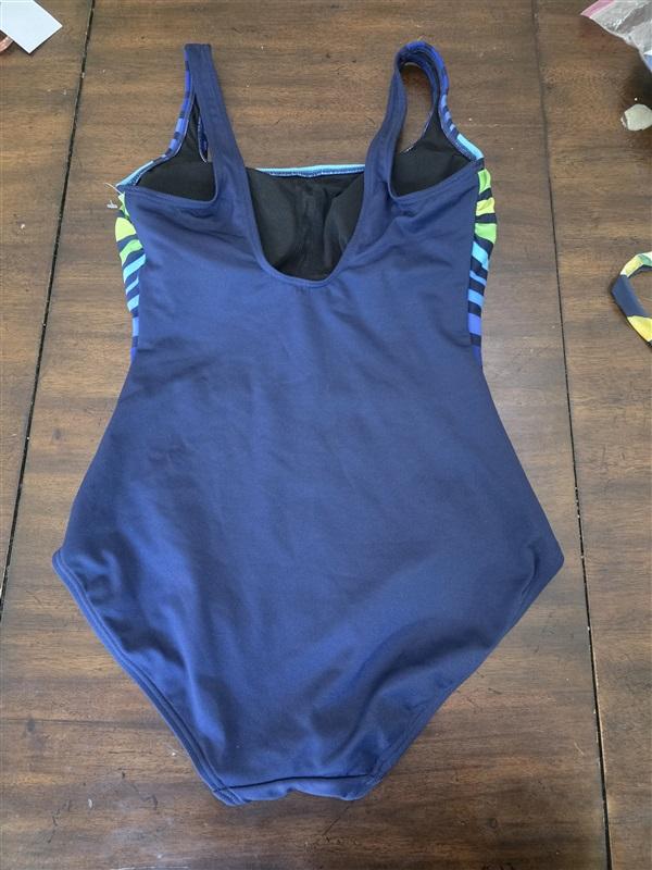 NWOT TYR 8 Ombre Stripe Aqua Controlfit One Piece Swimsuit Black 127107