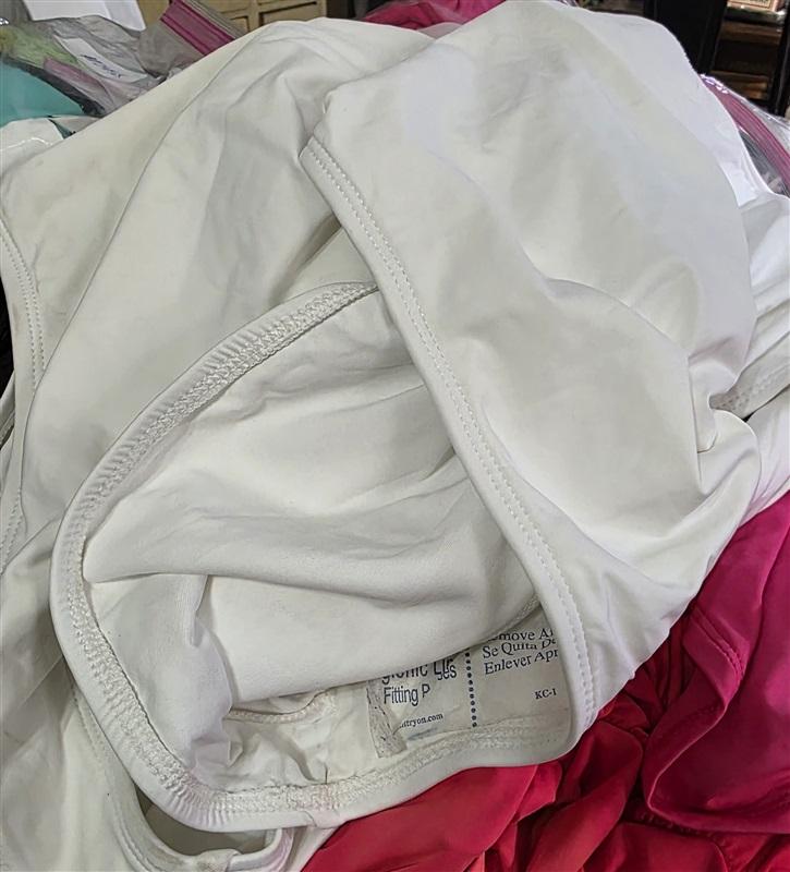 NWTD La Blanca 30th Anniversary 12 White 2-Button 1 PC Bathing Suit 127116