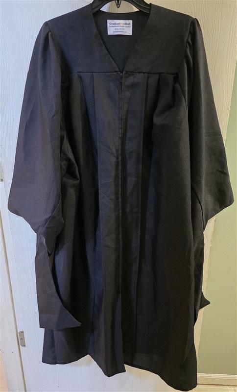 NWOT Graduation Mall S Black Master Graduation Gown 127170