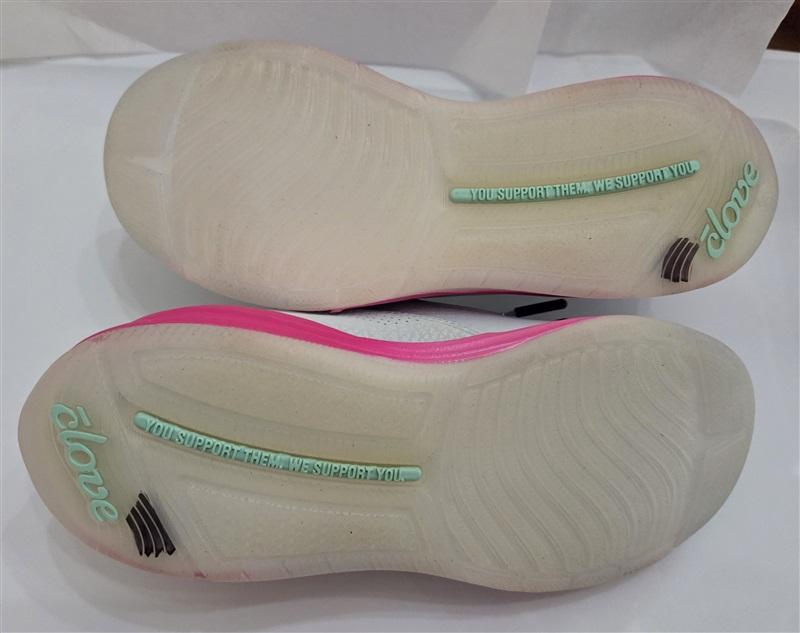 NWOT Clove 6 Classic Electron Rose Pink Gray Nursing Tennis Shoes 127381