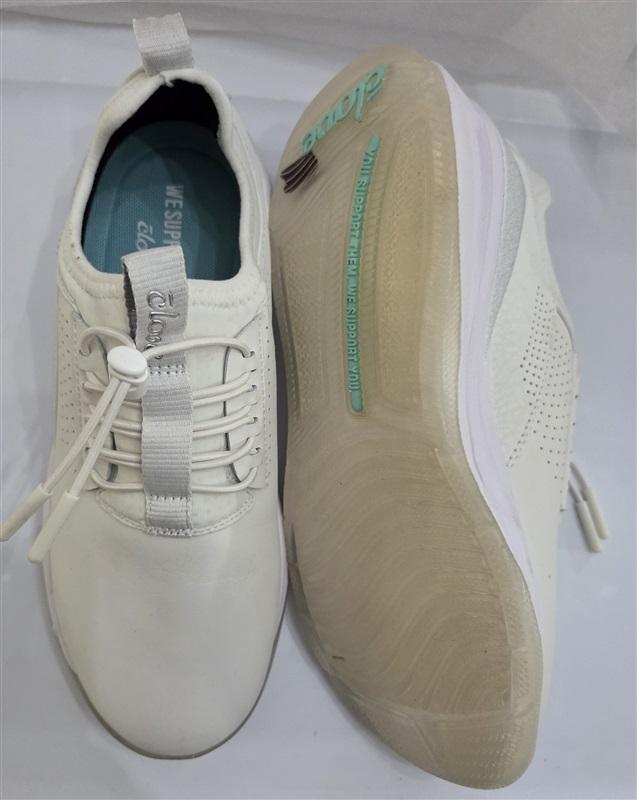 NWOT Clove 6 Classic White Nursing Tennis Slip Resistant Shoes 127388