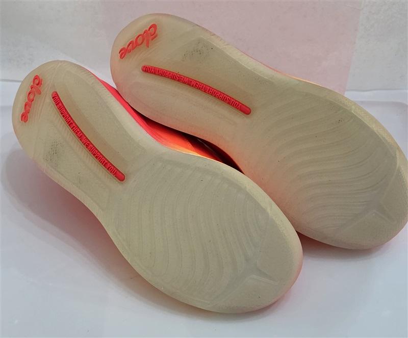 NWOT Clove 6 Classic Comet Orange Pink Ltd Ed Nursing Tennis Shoes 127453