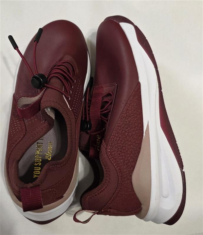 NWOT Clove 6.5 Classic Burgundy Wine Nursing Tennis Slip Resistant Shoes 127458