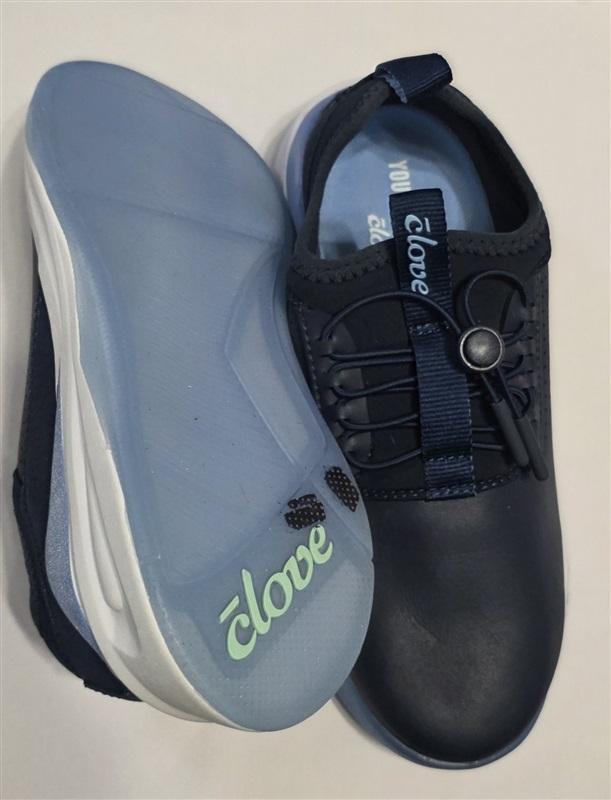 NWOT Clove 5 Classic Night Shift Nursing Tennis Shoes Navy Blue White 127470