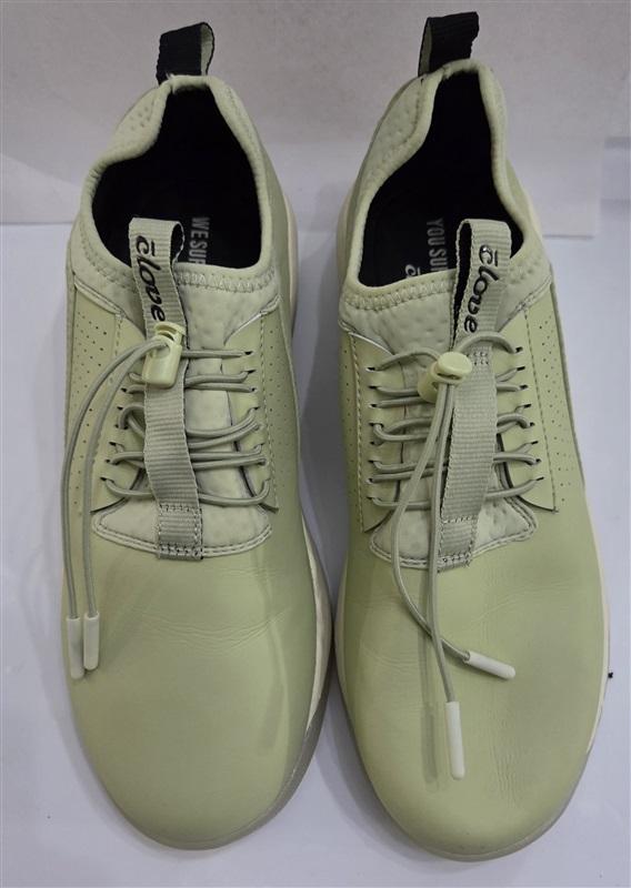 NWOT Clove 6.5 Classic Nursing Tennis Slip Resistant Shoes Moss Green 127481