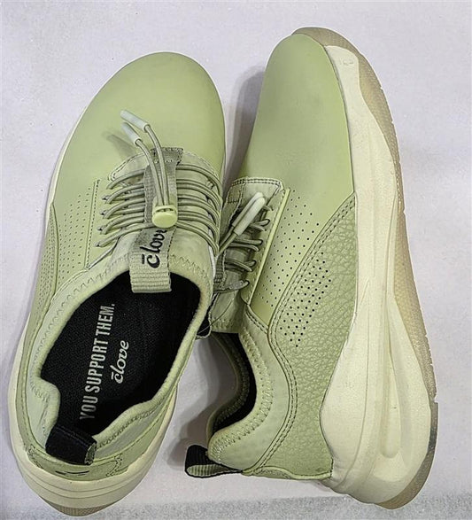 NWOT Clove 8 Classic Nursing Tennis Slip Resistant Shoes Moss Green 127482